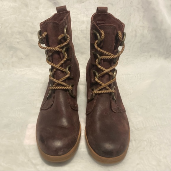 Sorel Cate Lace Up Booties - Picture 2 of 9
